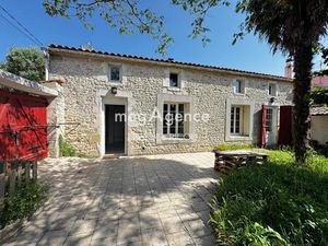 BOURCEFRANC  Maison Ancienne avec dépendance habitable  soit 178m² habitable