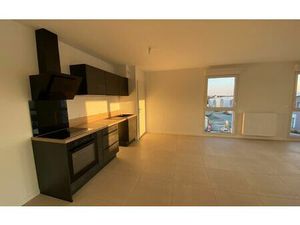 Location appartement  97.2 m² T-4 à La Rochelle  1 392 €