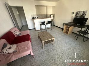 Studio meublé 27 m² + Parking / croix d'argent