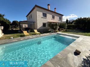 VILLA 4 FACES AVEC PISCINE