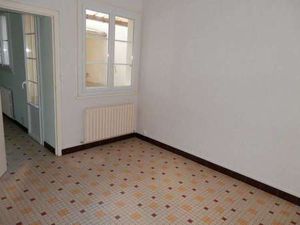 Location Appartement 2 pièces à La Flèche (72200) : à louer 2 pièces / 38m² La Flèche