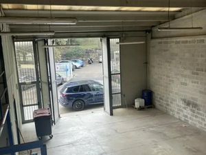 LOCAUX MIXTES A LOUER