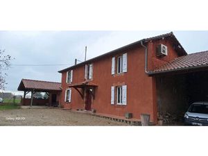 Jolie proprité de 182 m2 sur 9.98 hectares attenant et dépenda