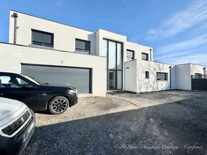 Villa contemporaine d'architecte à vendre 7 pièces CHATELGUYON (63)