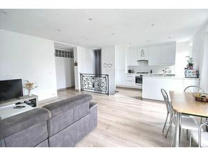 Marignane  Appartement 4 pièces d'environ 74 m2 + Garage + 1 place de stationnement privat