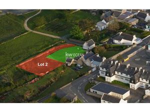 Terrain à bâtir de 608 m2 à Plouhinec