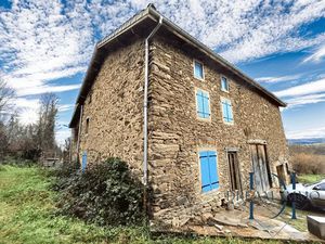 Vente ferme 4 pièces 119 m² à Mayres (63220)  83 000 €