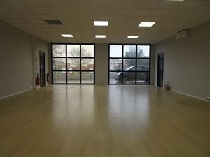 Local d'activité 215 m²