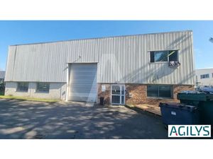 A LOUER : Bâtiment indépendant divisible en 3 lots