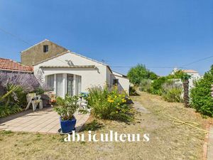 DEUX MAISONS SUR TERRAIN PLAT - LA BARRE DE MONTS