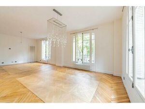 PARIS 4ème - QUAI DE L'ARSENAL - 125 m² 3 chambres