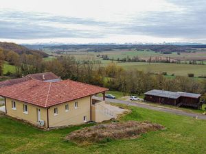 Maison contemporaine avec vue sur la chaine des Pyrénées Secteur GEAUNE