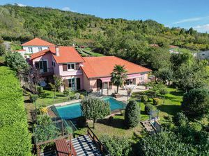 VILLA MUR SUR ALLIER