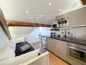 Rare - Petite studette rénovée