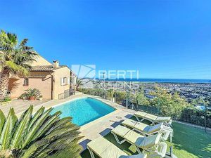 Mandelieu - Villa Vue Mer 230 M² Divisée En 2 Appartements - 4P et 3P Environ 105M² Chacun