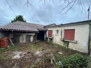 Vente maison 4 pièces 77 m² à La Couronne (16400)  98 280 €