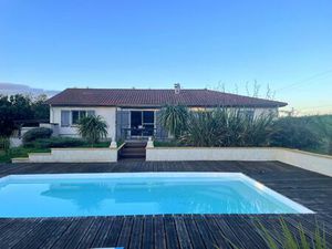 Jolie villa avec piscine sur 8300 m 2