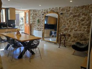 Tourtour  maison de village précieuse avec sa terrasse