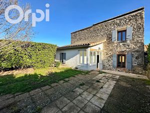 Vente maison 2 pièces 66 m² à Saint-Privat (07200)  160 000 €