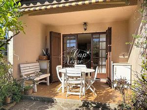 Appartement rez-de-jardin studio de 30m² avec terrasse et jardin à Cavalière - proche...