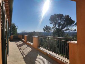 Lorgues  maison traditionnelle avec 4 chambres sur 1000 m²