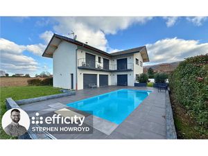 Maison 5 pièces - 243 m²