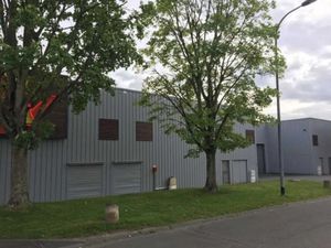 Locaux d'activités 348 m² à louer / Villeneuve d'Ascq