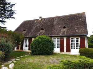 Maison T5 avec sous-sol. A pied du centre ville.