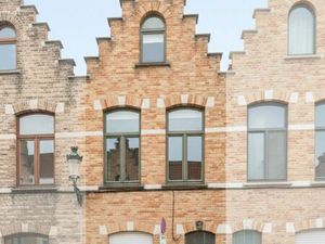 Instapklare trapgevelwoning  gelegen in Brugge centrum