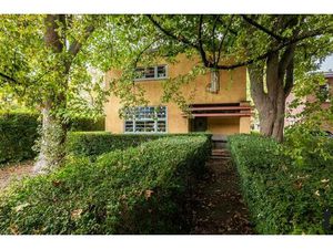 Uniek Beschermd Modernistisch Monument op toplocatie in Hove