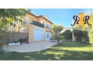 Maison de luxe de 9 pièces en vente à Marseille  France