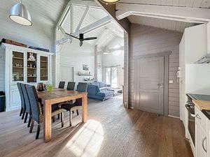 Charmante chalet met een ruime handige berging en carport.