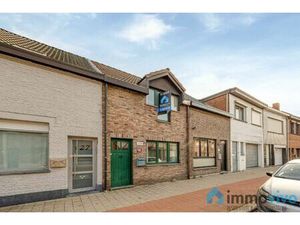 Te renoveren woning met 2 slaapkamers en tuin.