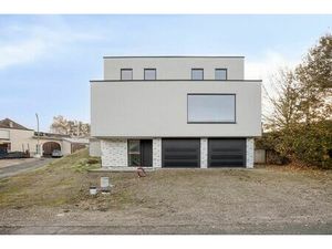 Verder af te werken villa op 10a58ca in Vreren