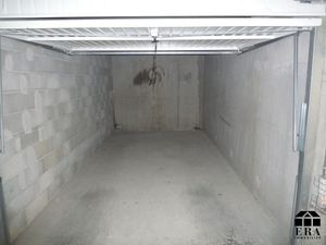 Location Parking LA FARE LES OLIVIERS 13580