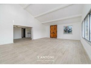 Villa en R+1 plus de 200 m² habitables rénvovés à Corneilhan