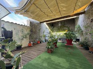 Maison de Ville à Fort Potentiel Commercial Ascenseur Privatif et Terrasse de 45 m²