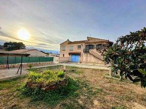 Villa Traditionnelle avec Piscine  Garage et T2 Indépendant