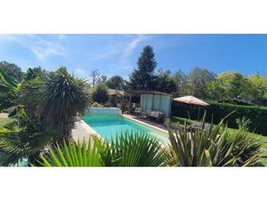 Vente maison 9 pièces 168 m² Saint-Pierre-du-Palais (17270)