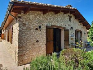 Vente maison 9 pièces 168 m² à Saint-Pierre-du-Palais (17270)  259 251 €