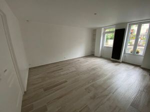Location maison 2 pièces 54 m² à Barlieu (18260)