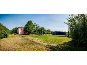 Villa avec potentiel et terrain spacieux