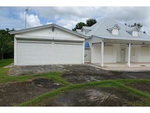 Location Maison 6 pièces 216m²