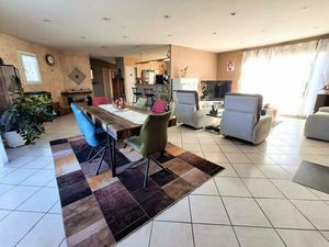 Maison lumineuse de 130 m² avec jardin  terrasse et garage