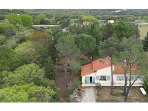 Mas 3 faces 128M2 à rénover 5000m2 terrain