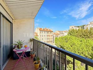 Vente Appartement T1 de 35 50 m² avec Balcon et Cellier - Quartier Saint Victor Marseille.
