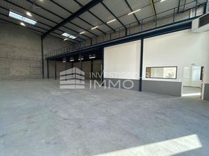 Cellule d'activités 601 m² avec showroom de 334m² à louer - Serris (Val d'Europe)