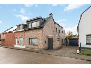 Huis te koop in Brasschaat met 4 slaapkamers