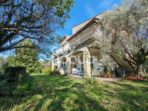 Maison 183 m² - Terrain 588 m² - 5 chambres - 2 garages