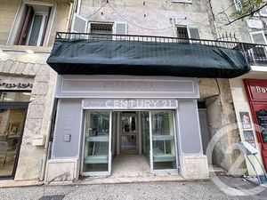 Location local commercial Aubagne 13400 - 17328 € - Surface Privée
